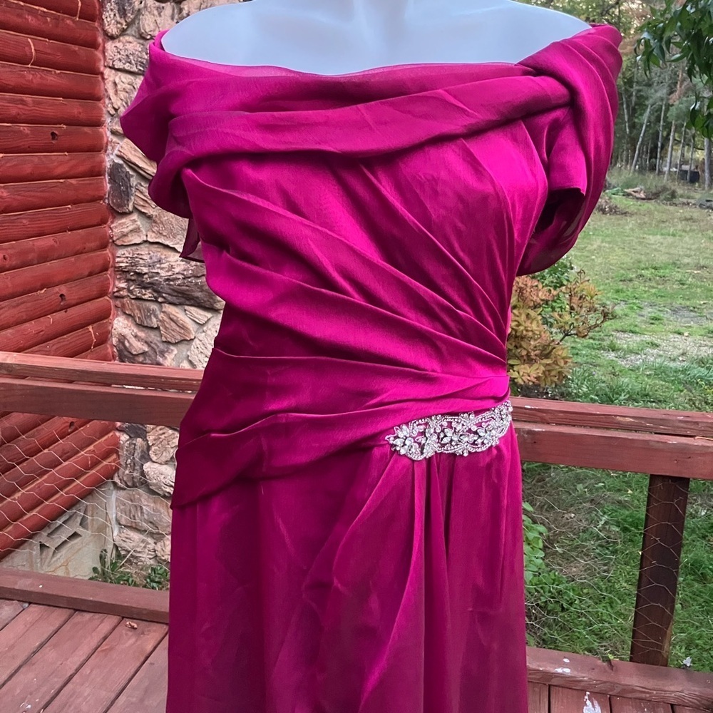 NWT formal soft pleated classic  Aubrey Hepburn dress with waist brooch 14